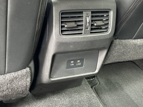 Used 2023 Nissan Rogue SV FWD image 11