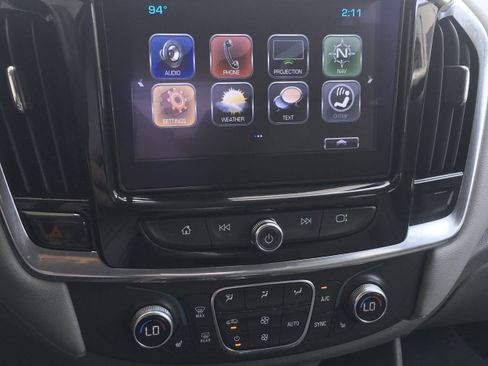 Used 2018 Chevrolet Traverse LT AWD/4WD image 12