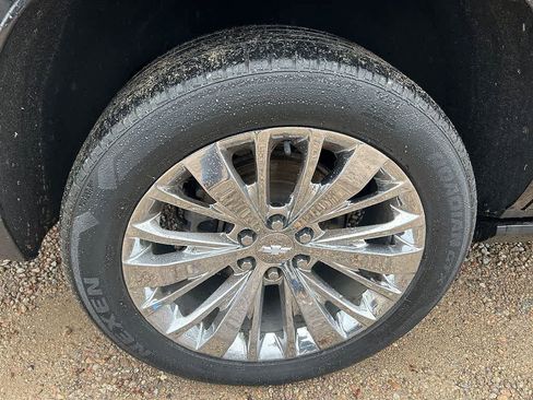 Used 2021 Chevrolet Tahoe High Country w/ Premium Package image 10