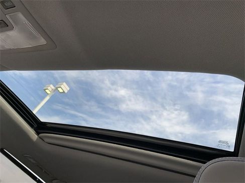 Used 2019 Toyota Highlander XLE image 30