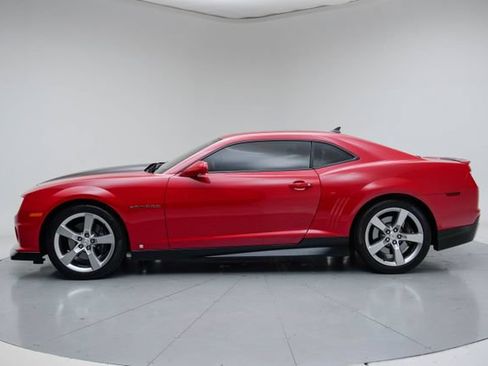 Used 2010 Chevrolet Camaro SS w/ LPO, Ground Effects Package RWD image 2
