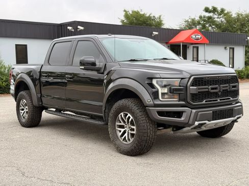 Used 2017 Ford F150 Raptor w/ Equipment Group 802A Luxury AWD/4WD image 3