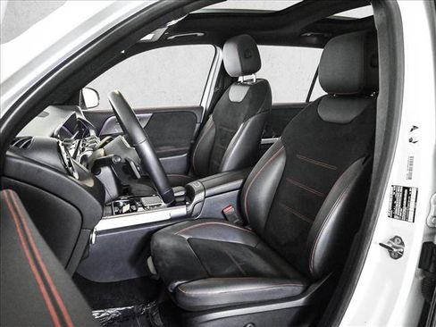 Used 2022 Mercedes-Benz GLB 250 4MATIC image 18