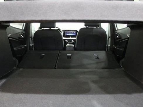 New 2026 Chevrolet Trax LT w/ Sunroof Package image 24