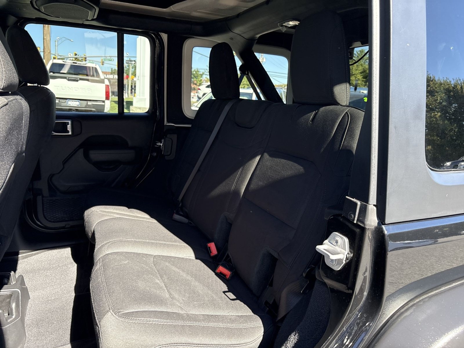 Used 2023 Jeep Wrangler Unlimited Sport AWD/4WD image 22