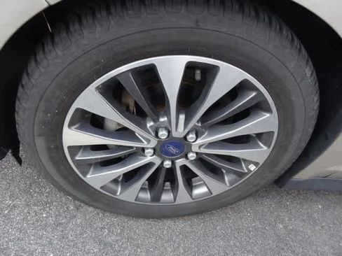 Used 2017 Ford C-MAX Titanium w/ Equipment Group 301A image 12