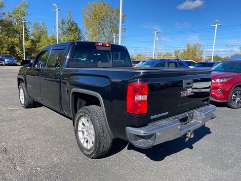Used 2018 GMC Sierra 1500 SLE w/ SLE Value Package image 3