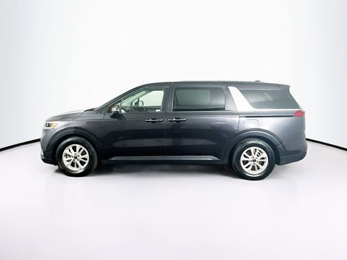 Used 2024 Kia Carnival LX image 4