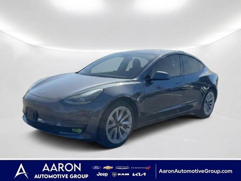 Used 2022 Tesla Model 3 RWD image 1