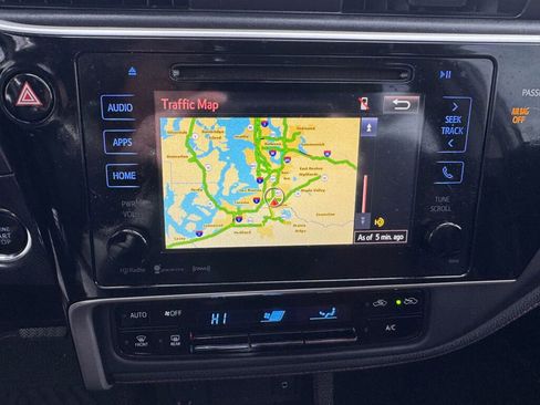 Used 2017 Toyota Corolla SE w/ SE Premium Package image 23