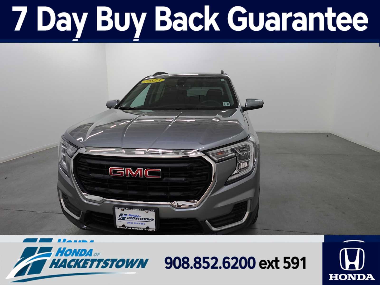 Used 2023 GMC Terrain SLE w/ Driver Convenience Package FWD image 1