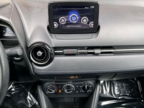 Used 2019 Toyota Yaris LE image 9