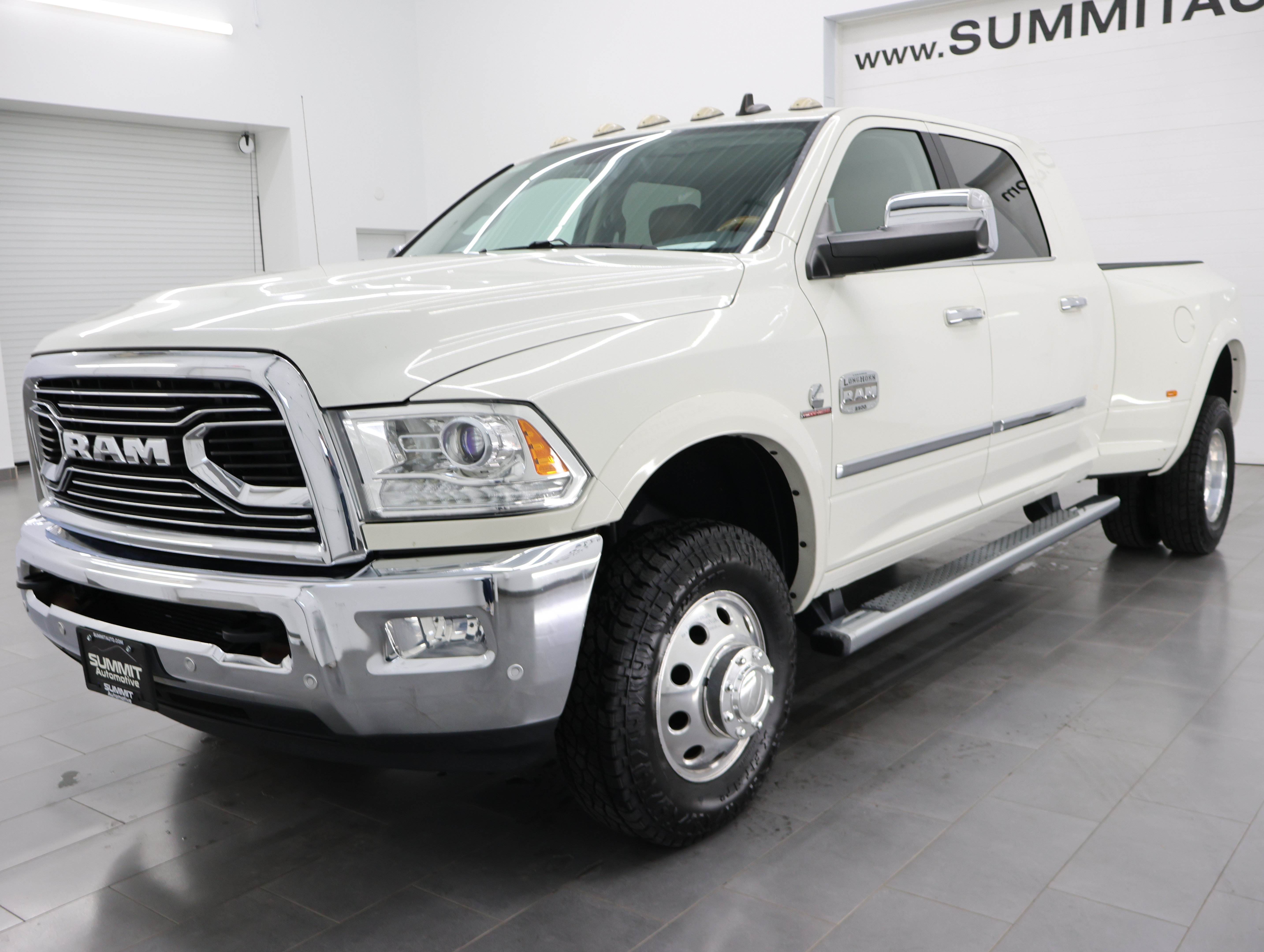 Used 2017 RAM 3500 Laramie Longhorn w/ Convenience Group AWD/4WD image 7