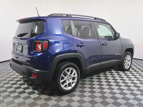 Used 2019 Jeep Renegade Latitude w/ Cold Weather Group AWD/4WD image 7