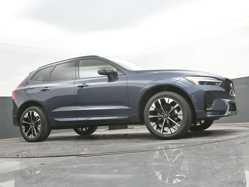 New 2026 Volvo XC60 B5 Plus w/ Protection Package Premier image 22