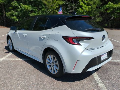 Used 2025 Toyota Corolla SE FWD image 6