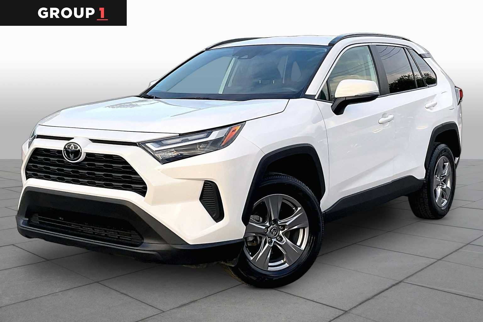 Used 2025 Toyota RAV4 XLE w/ Weather Package FWD image 1