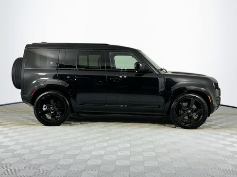 Used 2024 Land Rover Defender 110 X-Dynamic SE AWD/4WD image 4
