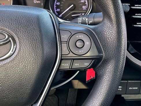 Used 2019 Toyota Camry LE image 22