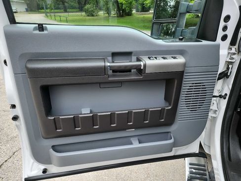 Used 2011 Ford F250 XLT w/ Chrome Pkg RWD image 16