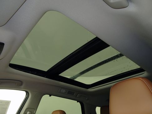 New 2025 Nissan Pathfinder Platinum image 22