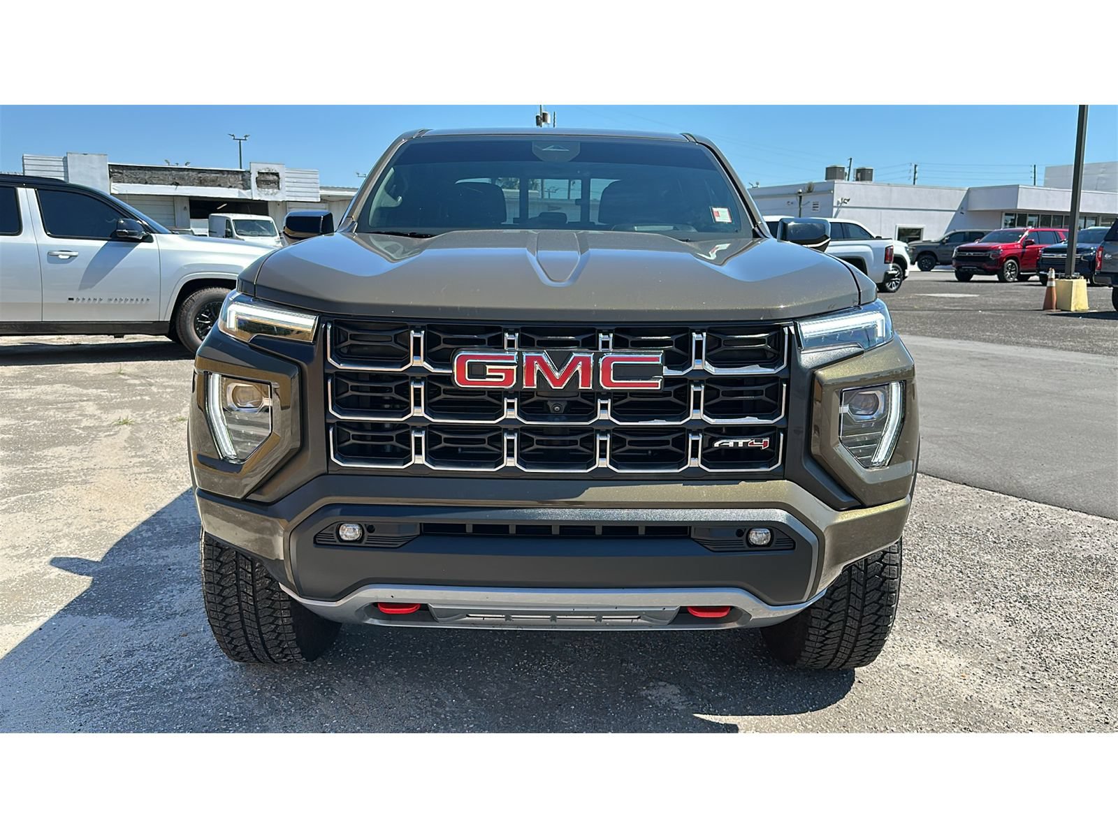 Used 2025 GMC Canyon AT4 w/ Nightfall Edition AWD/4WD image 9