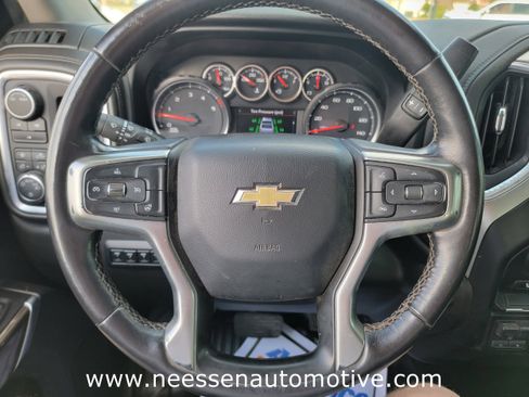 Used 2022 Chevrolet Silverado 2500 LT w/ Convenience Package image 19