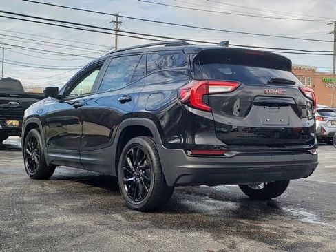 Used 2023 GMC Terrain SLE w/ Driver Convenience Package image 6