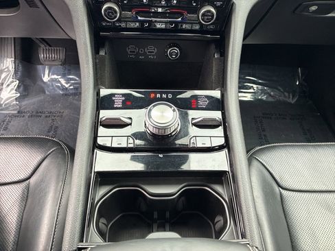 Used 2022 Jeep Grand Cherokee Overland w/ MOPAR Finishing Package AWD/4WD image 16
