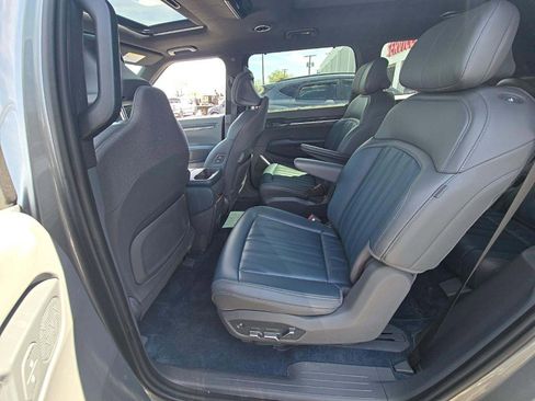Used 2024 Kia EV9 GT-Line AWD/4WD image 3