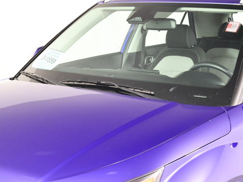 Used 2024 Hyundai Venue SEL image 12