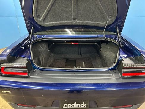 Used 2017 Dodge Challenger R/T Scat Pack w/ Leather Interior Group image 32