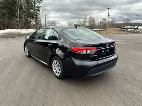 Used 2024 Toyota Corolla LE image 3
