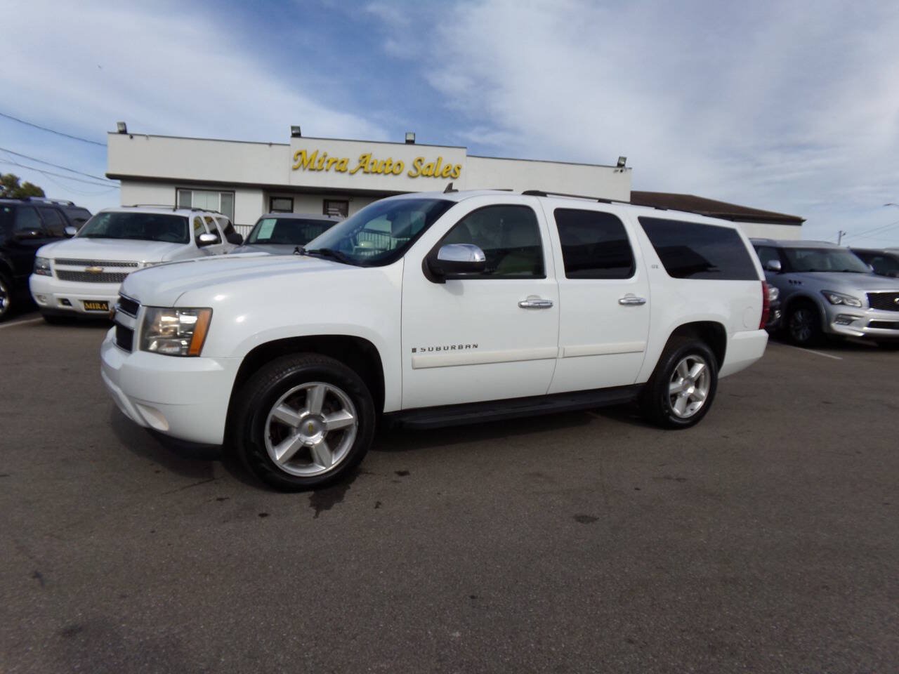 Used 2007 Chevrolet Suburban LTZ w/ LTZ Preferred Equipment Group AWD/4WD image 58