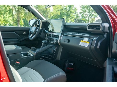 Certified 2026 Toyota Tacoma TRD Off-Road AWD/4WD image 17