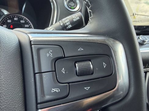 Used 2025 Chevrolet Blazer LT w/ Sound & Technology Package FWD image 30