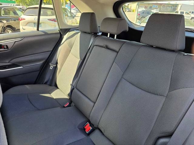 Used 2025 Toyota RAV4 LE AWD/4WD image 17