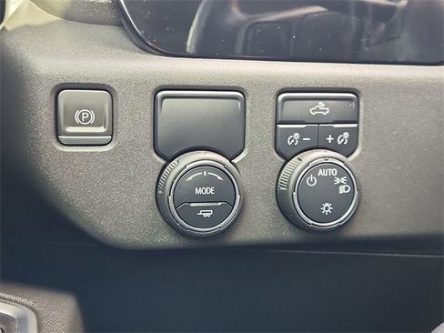 Used 2022 Chevrolet Silverado 1500 LT image 17