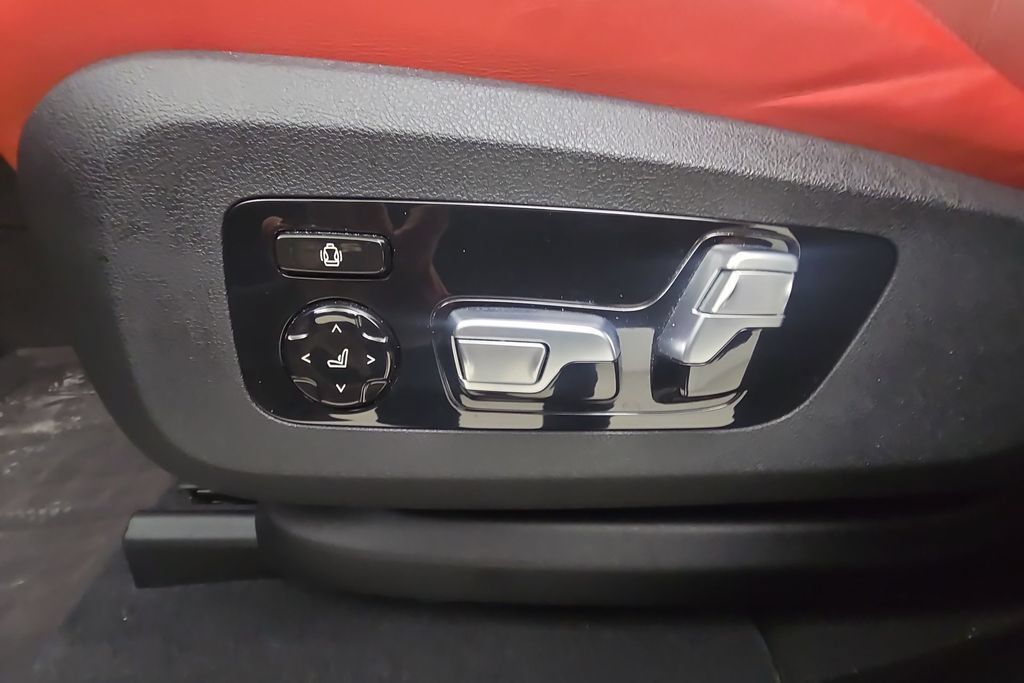 Used 2021 BMW X5 M w/ Competition Package AWD/4WD image 14