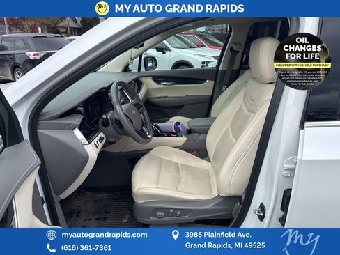Used 2022 Cadillac XT6 Premium Luxury w/ Technology Package image 11