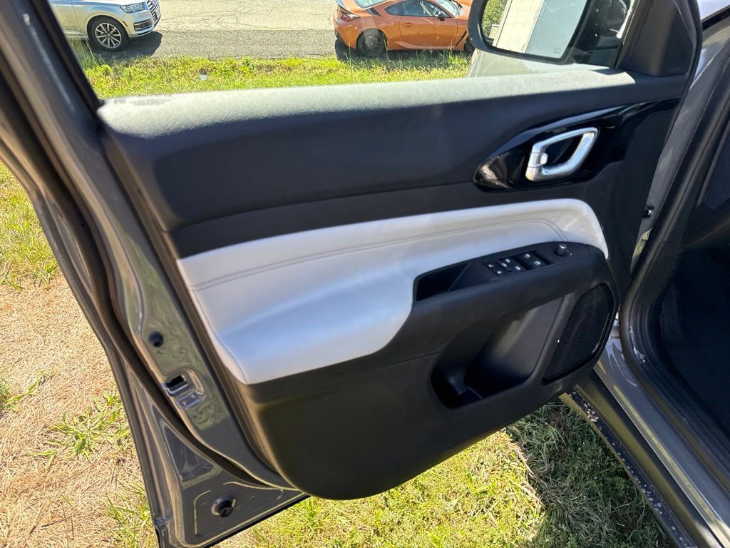 New 2026 Jeep Compass Limited AWD/4WD image 17
