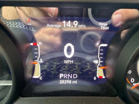 Used 2025 Jeep Gladiator Mojave w/ Convenience Group AWD/4WD image 10