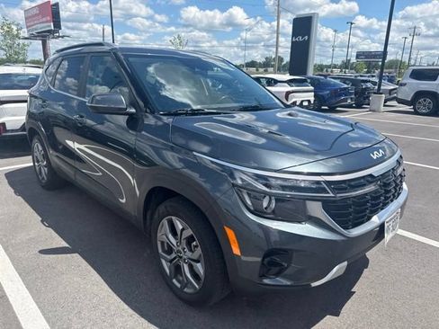 Used 2024 Kia Seltos S AWD/4WD image 3
