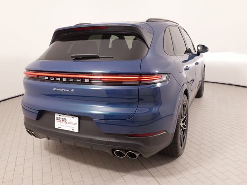 Used 2024 Porsche Cayenne S AWD/4WD image 17