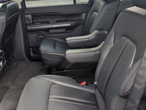 Used 2020 Ford Expedition Platinum image 11