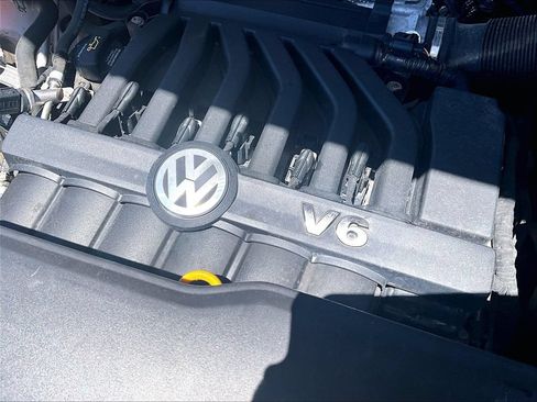 Used 2022 Volkswagen Atlas Cross Sport SEL AWD/4WD image 31