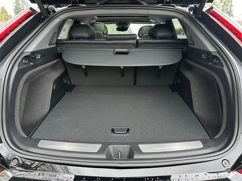 New 2025 Cadillac Optiq Luxury 2 image 14