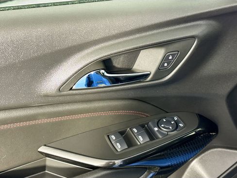 Used 2024 Chevrolet Trax RS w/ Sunroof Package image 16