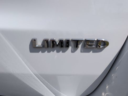 Used 2022 Jeep Grand Cherokee Limited w/ Trailer Tow Group IV image 4