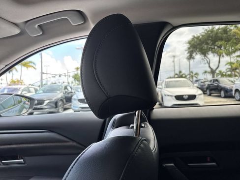 Used 2025 MAZDA CX-50 Meridian Edition AWD/4WD image 16